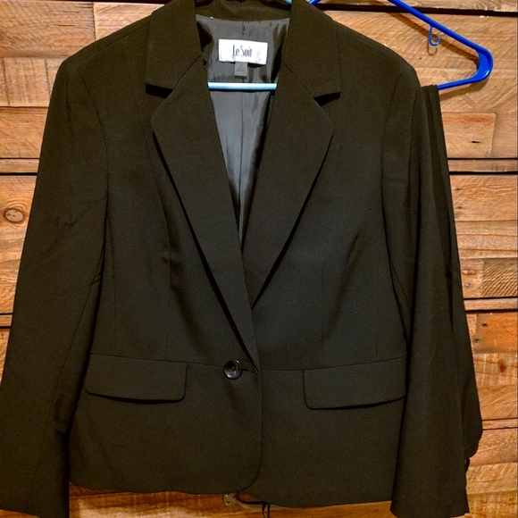 Le Suit jacket and pants - Picture 2 of 4